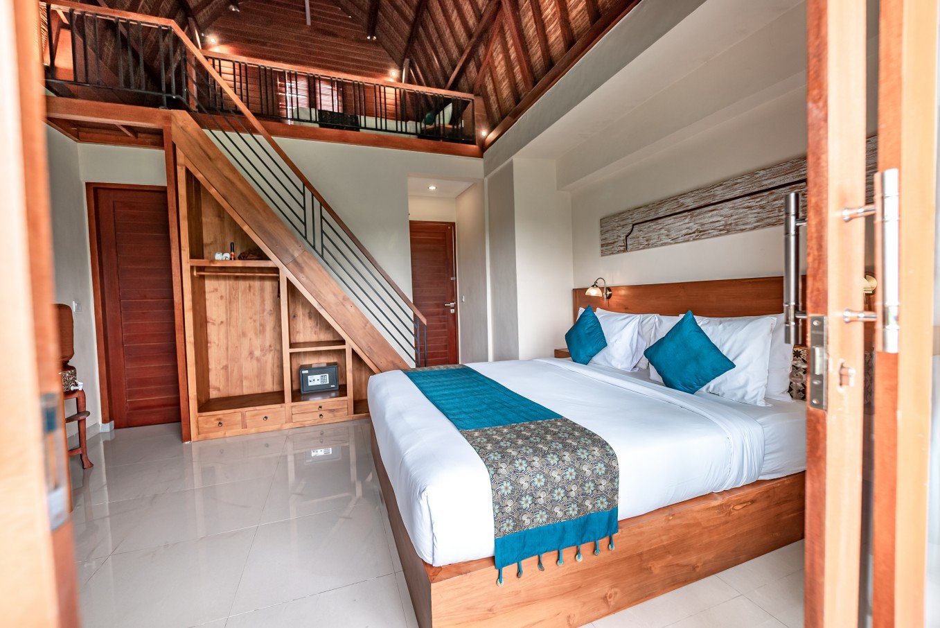 Gunung Merta Bungalows - Superior Triple Room5